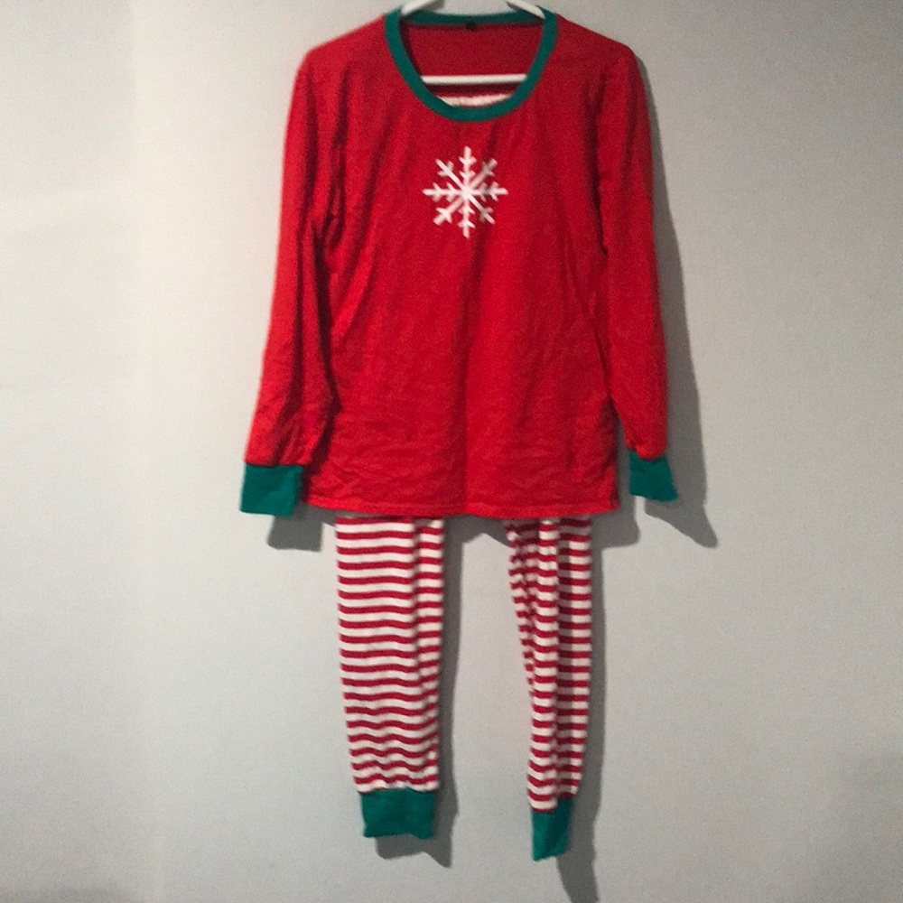 Holiday PJs Women’s size M Pants & long sleeve top